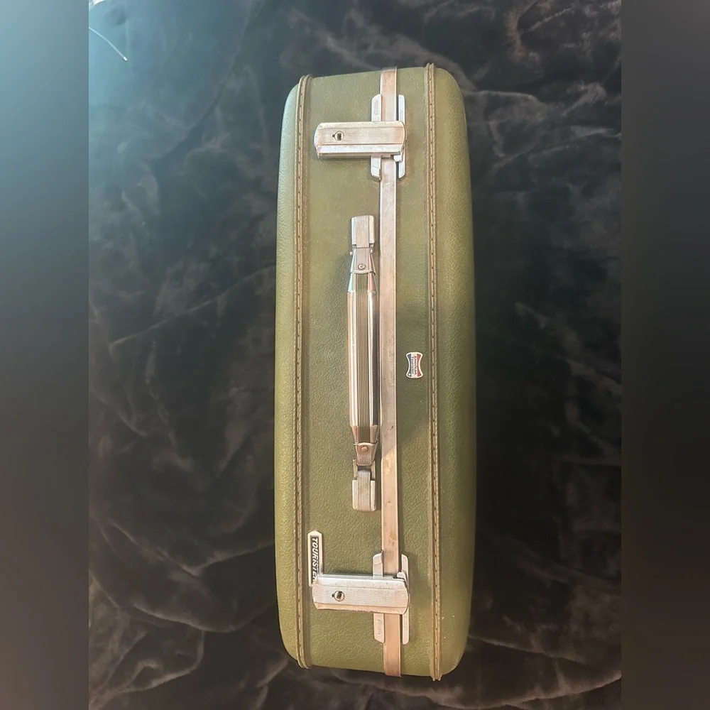 Vintage AMERICAN TOURISTER Hard-Shell Suitcase in Olive Green